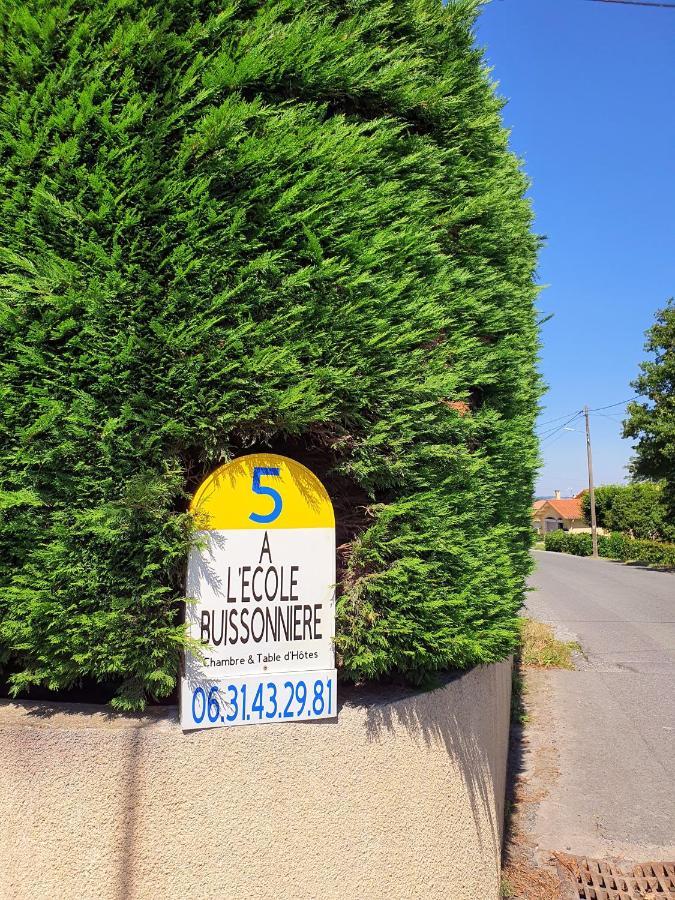 Bed and Breakfast A l'école buissonnière Lacrouzette Exterior foto